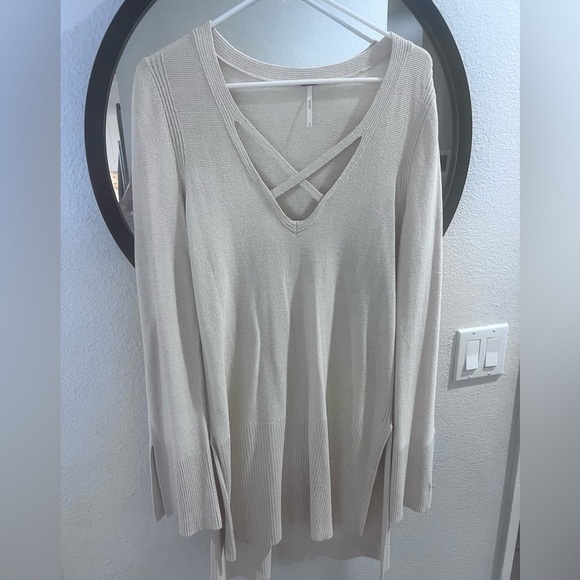 Free People Sweater Dress Cream White Sweater Cardigan Sz Medium EUC Womens - Picture 2 of 2